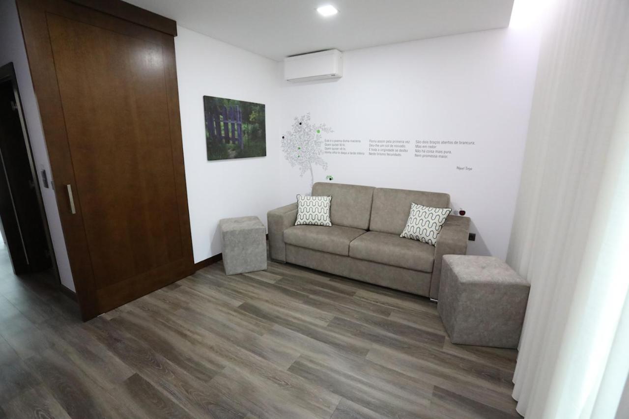 O Casario Bed & Breakfast มิแรนเดลา ภายนอก รูปภาพ